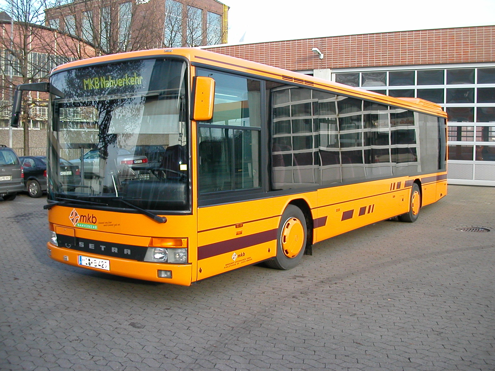 Seitliche Abbildung eines Busses Seitliche Abbildung eines Busses