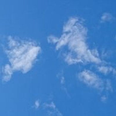 Blauer Himmel mit Wolken Blauer Himmel mit ein paar Wolken