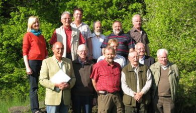Landschaftswacht Gruppenfoto der Mitglieder der Landschaftswacht. 13 Frauen und Männer unregelmäßig in Reihen hintereinander aufgestellt, mit Blick in die Kamera.